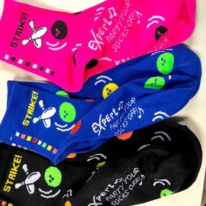 Bowling Socks for Women. 
This is for 1 pair , 
Choose
Black, Pink, Blue Strike